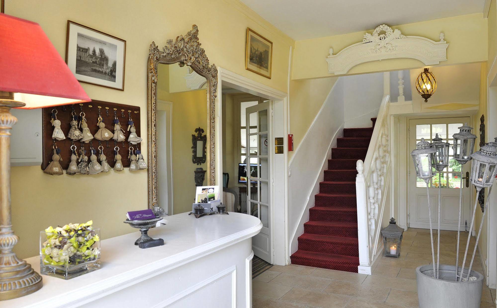 Logis Hotel Villa Marjane Saint-Jean-le-Blanc Exteriör bild